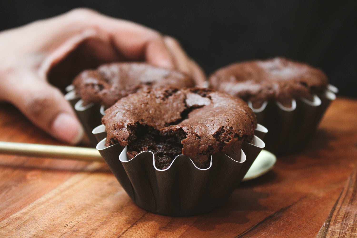 Neeshi chocolate mini cakes